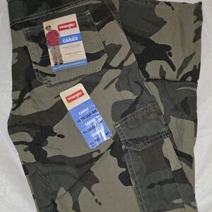 NWT Wrangler Boy's Camouflage Cargo Pants Size 14 Regular
